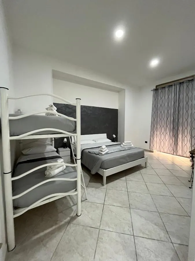 La Svolta Rooms Naples Bed & Breakfast
